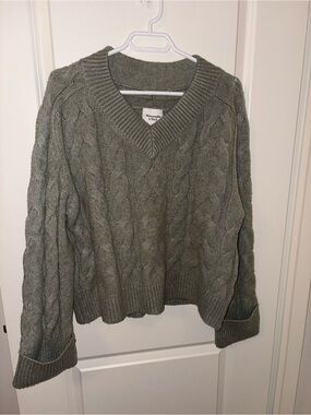 Abercrombie & Fitch Sage Green Cable V-Neck Sweater
